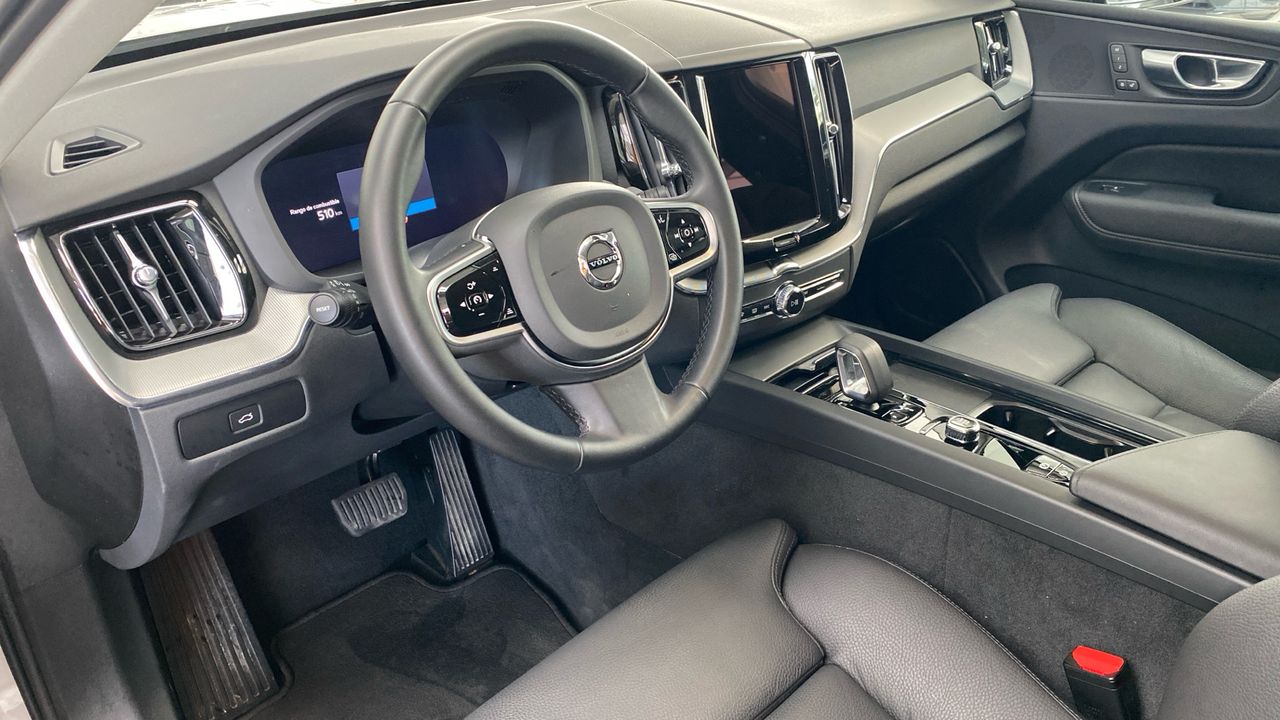Volvo XC60 2.0 B5 PLUS DARK AT 4WD 5P - foto 5