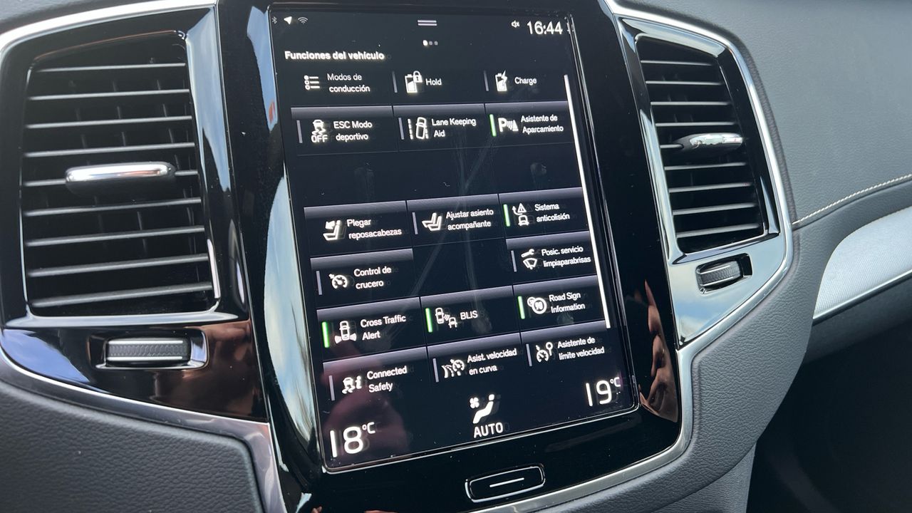 Volvo XC90 2.0 T8 RECH. R-DESIGN EXP AWD AUTO 5P 7 PLAZAS - foto 22