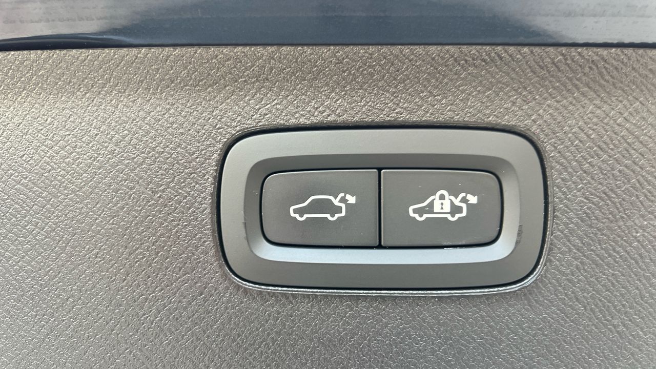 Volvo XC90 2.0 T8 RECH. R-DESIGN EXP AWD AUTO 5P 7 PLAZAS - foto 15