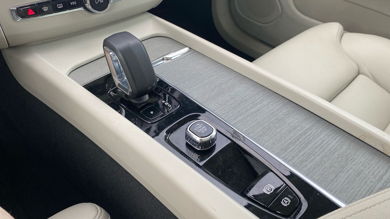 Volvo XC60 2.0 T6 RECHARGE PLUS DARK AUTO 4WD 5P - foto 20