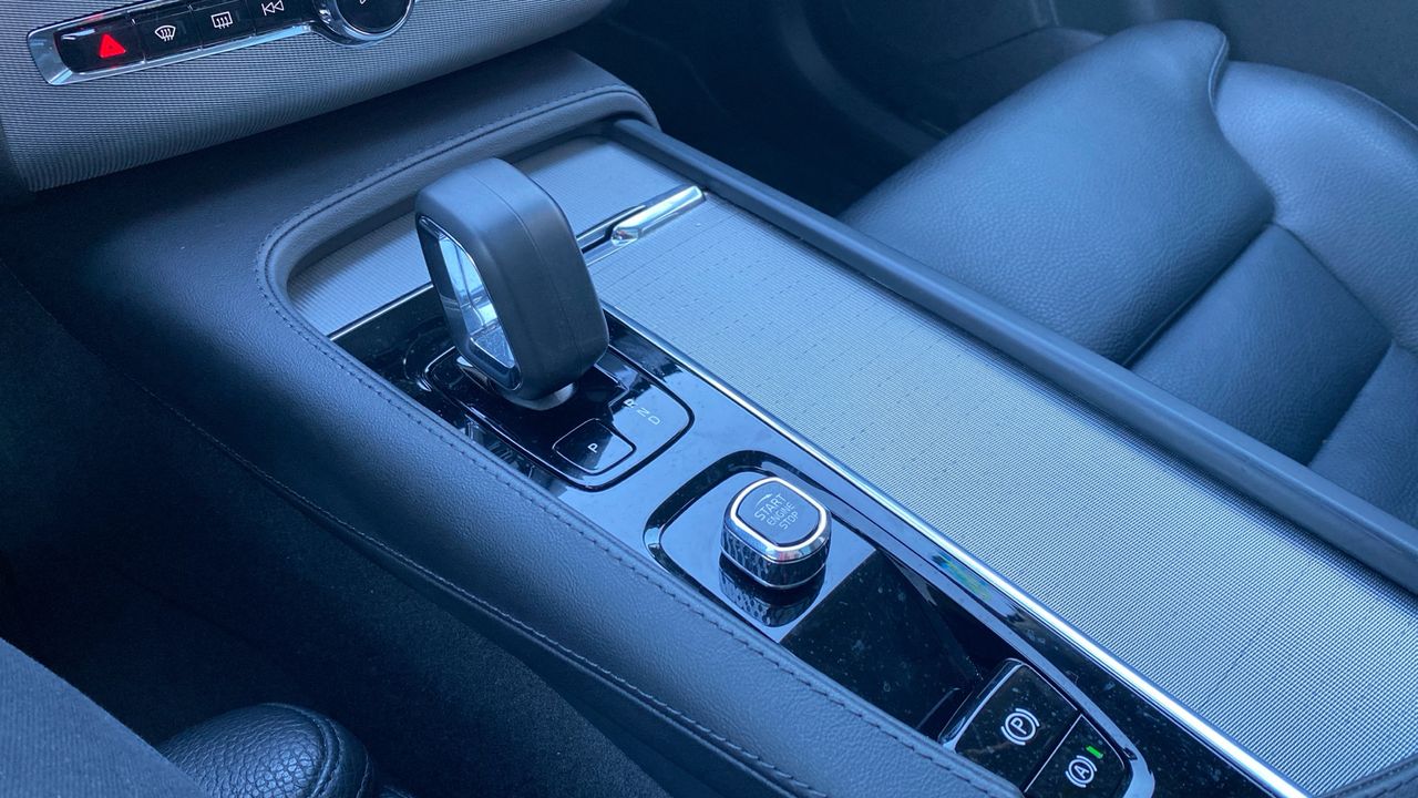 Volvo XC90 Plus, B5 (diesel) AWD, Diésel, Dark, 7 Asientos - foto 20