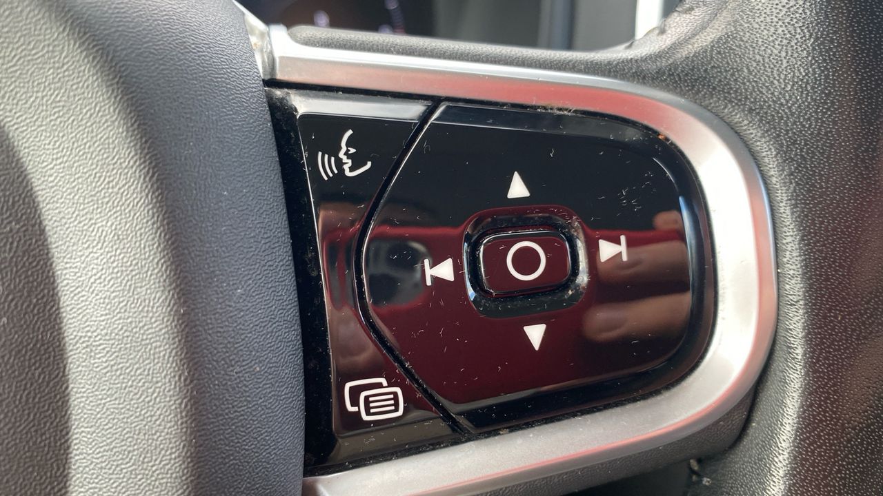 Volvo XC90 2.0 B5 D MOMENTUM PRO AWD AUTO 5P 7 PLAZAS - foto 18