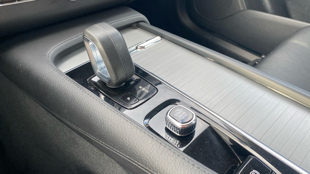 Volvo XC90 2.0 B5 D MOMENTUM PRO AWD AUTO 5P 7 PLAZAS - foto 19