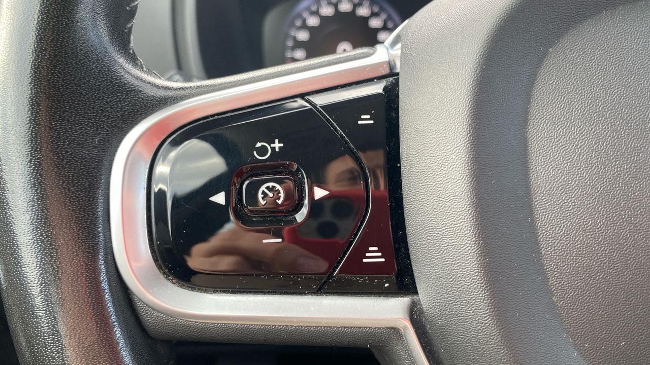 Volvo XC90 2.0 B5 D MOMENTUM PRO AWD AUTO 5P 7 PLAZAS - foto 17