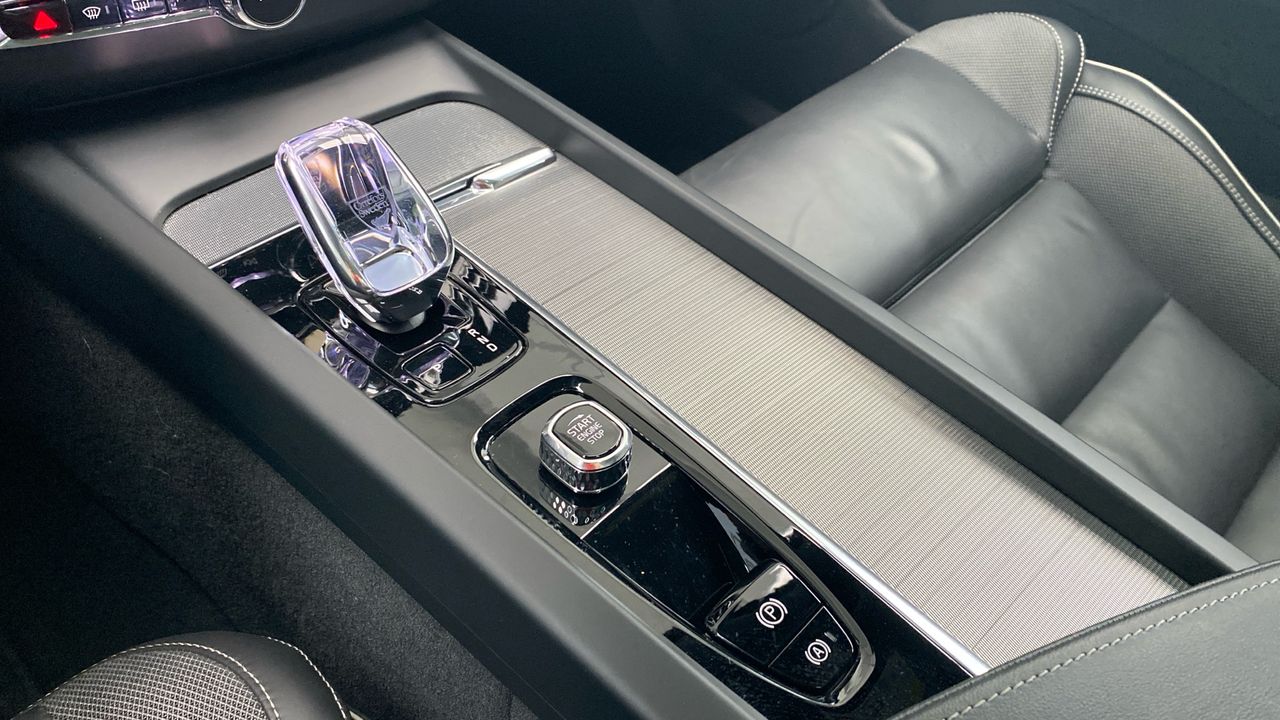 Volvo XC60 2.0 T6 RECHARGE ULTIMATE DARK AUTO 4WD 5P - foto 20