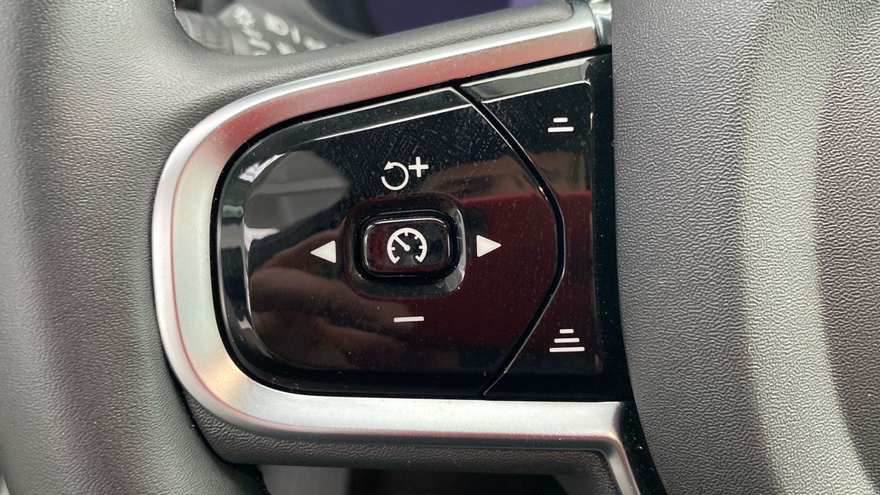 Volvo XC60 2.0 T6 RECHARGE ULTIMATE DARK AUTO 4WD 5P - foto 17