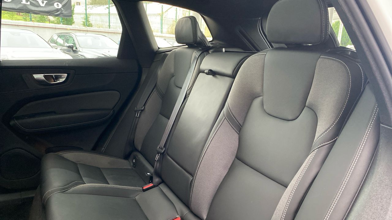 Volvo XC60 2.0 T6 RECHARGE ULTIMATE DARK AUTO 4WD 5P - foto 7