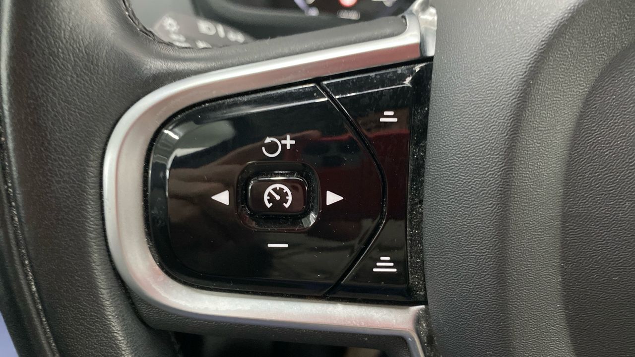 Volvo XC90 2.0 B5 D MOMENTUM PRO AWD AUTO 5P 7 PLAZAS - foto 18