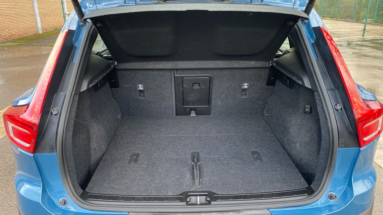 Volvo XC40 2.0 B3 PLUS DARK AUTO 5P - foto 14