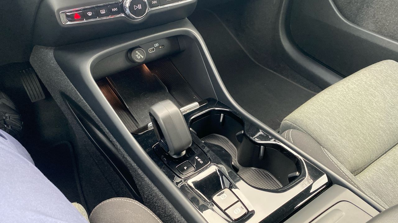 Volvo XC40 2.0 B3 PLUS DARK AUTO 5P - foto 20