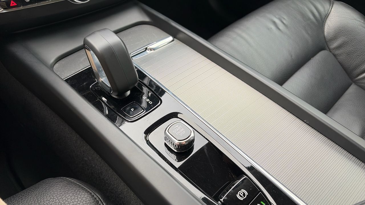 Volvo XC60 2.0 B4 D CORE AUTO 5P - foto 19