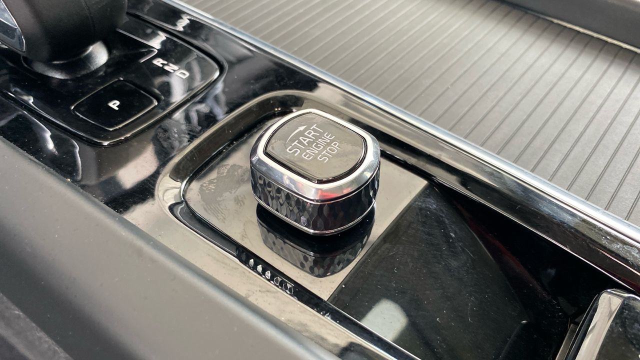 Volvo XC60 todoterreno 2.0 T6 RECHARGE CORE AUTO 4WD 5P - foto 20