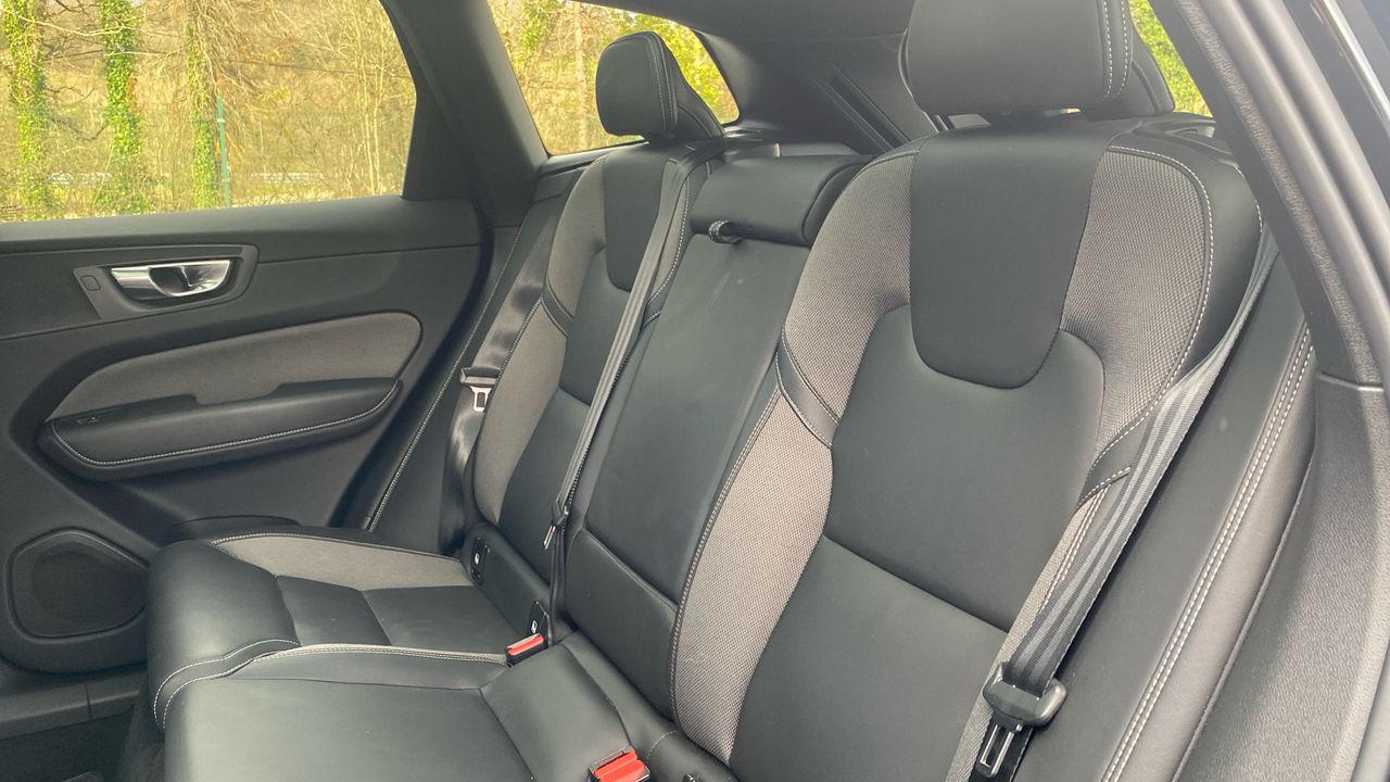 Volvo XC60 2.0 T6 RECHARGE R-DESIGN AUTO 4WD 5P - foto 7