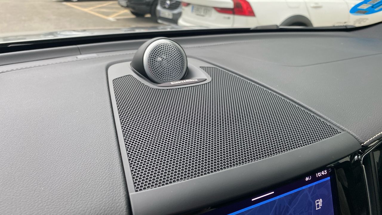 Volvo XC60 XC60 Recharge R-Design, Recharge T6 eAWD plug-in  - foto 19