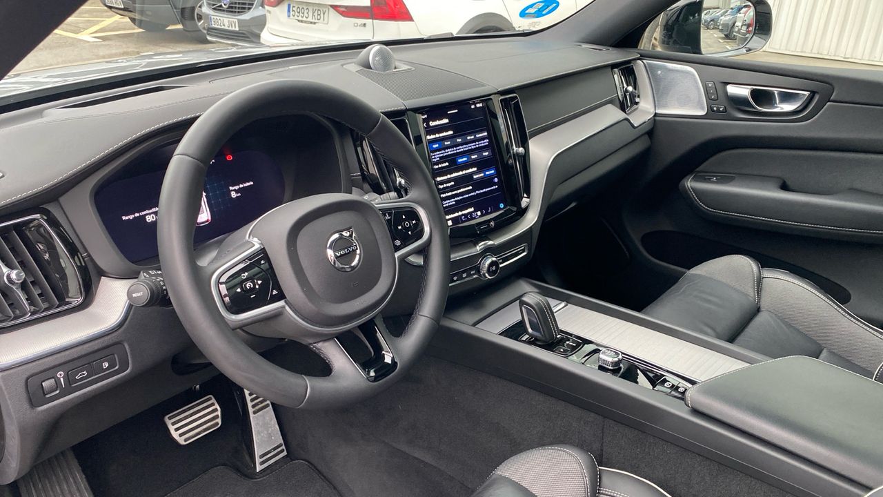 Volvo XC60 XC60 Recharge R-Design, Recharge T6 eAWD plug-in  - foto 5