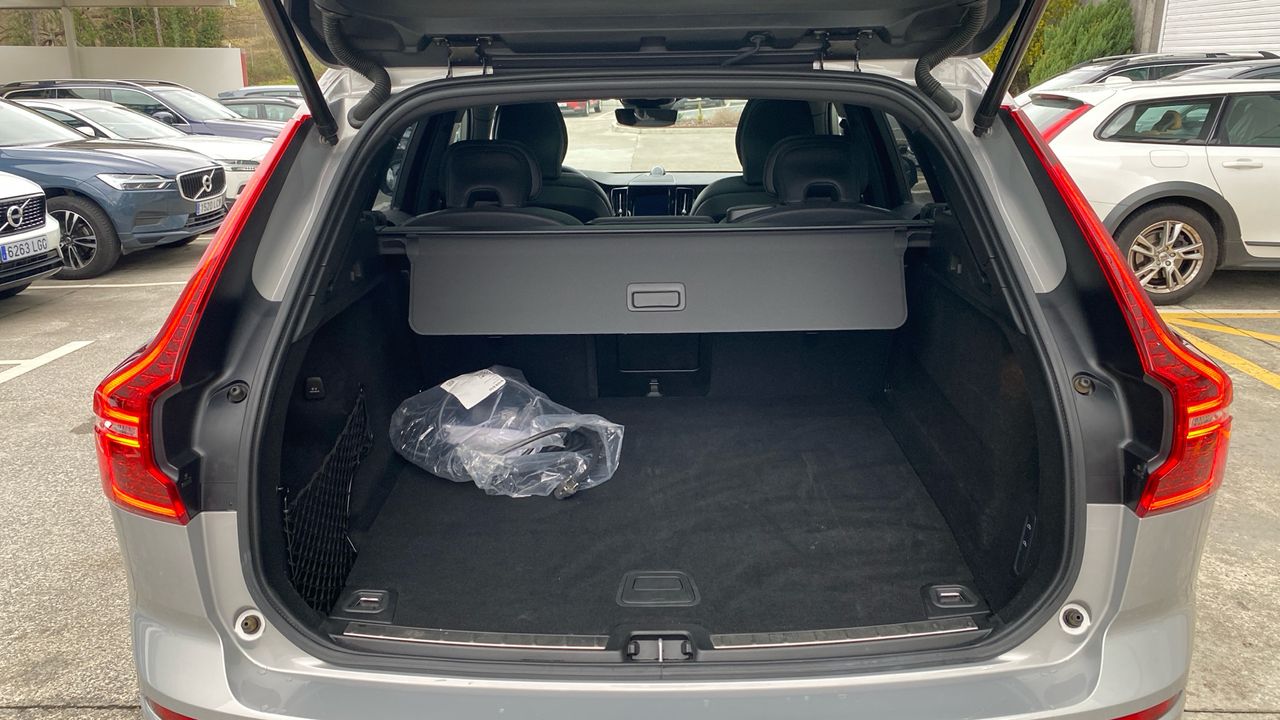 Volvo XC60 XC60 Recharge R-Design, Recharge T6 eAWD plug-in  - foto 14