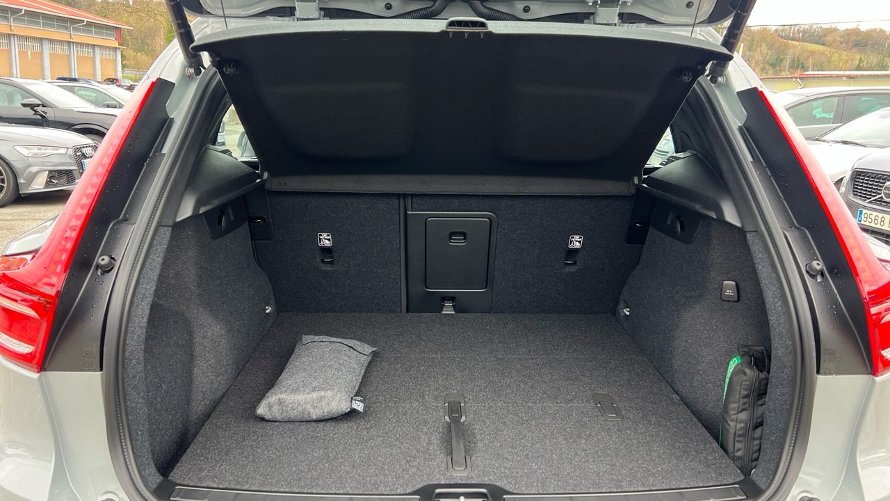 Volvo XC40 todoterreno 2.0 B3 MHEV PLUS DARK DCT 5P - foto 14