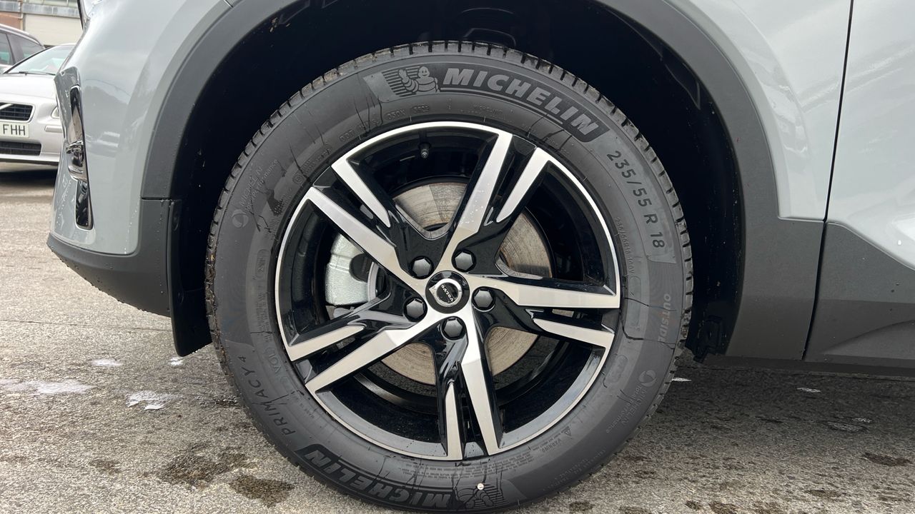 Volvo XC40 todoterreno 2.0 B3 MHEV PLUS DARK DCT 5P - foto 10