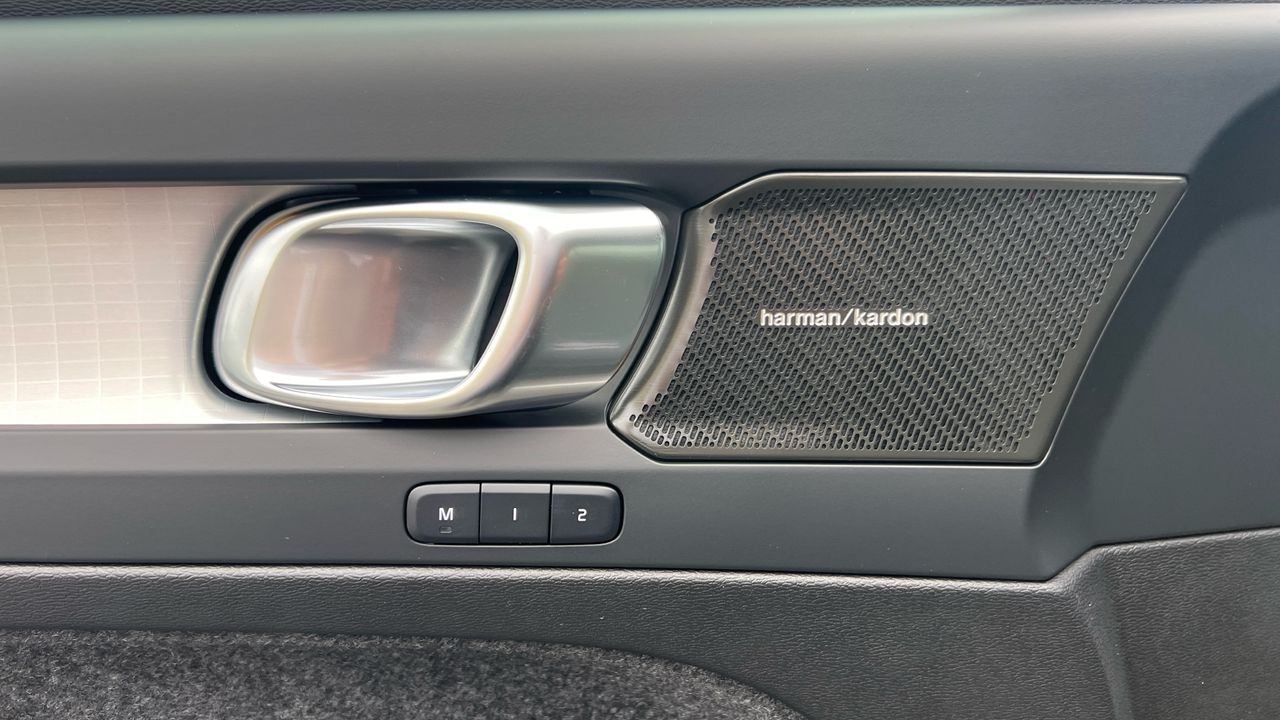 Volvo XC40 todoterreno 2.0 B3 MHEV PLUS DARK DCT 5P - foto 22