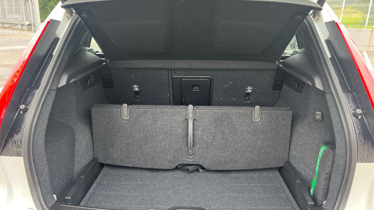 Volvo XC40 XC40 B3 (G) PLUS DARK SEMIHIBRIDO - foto 12