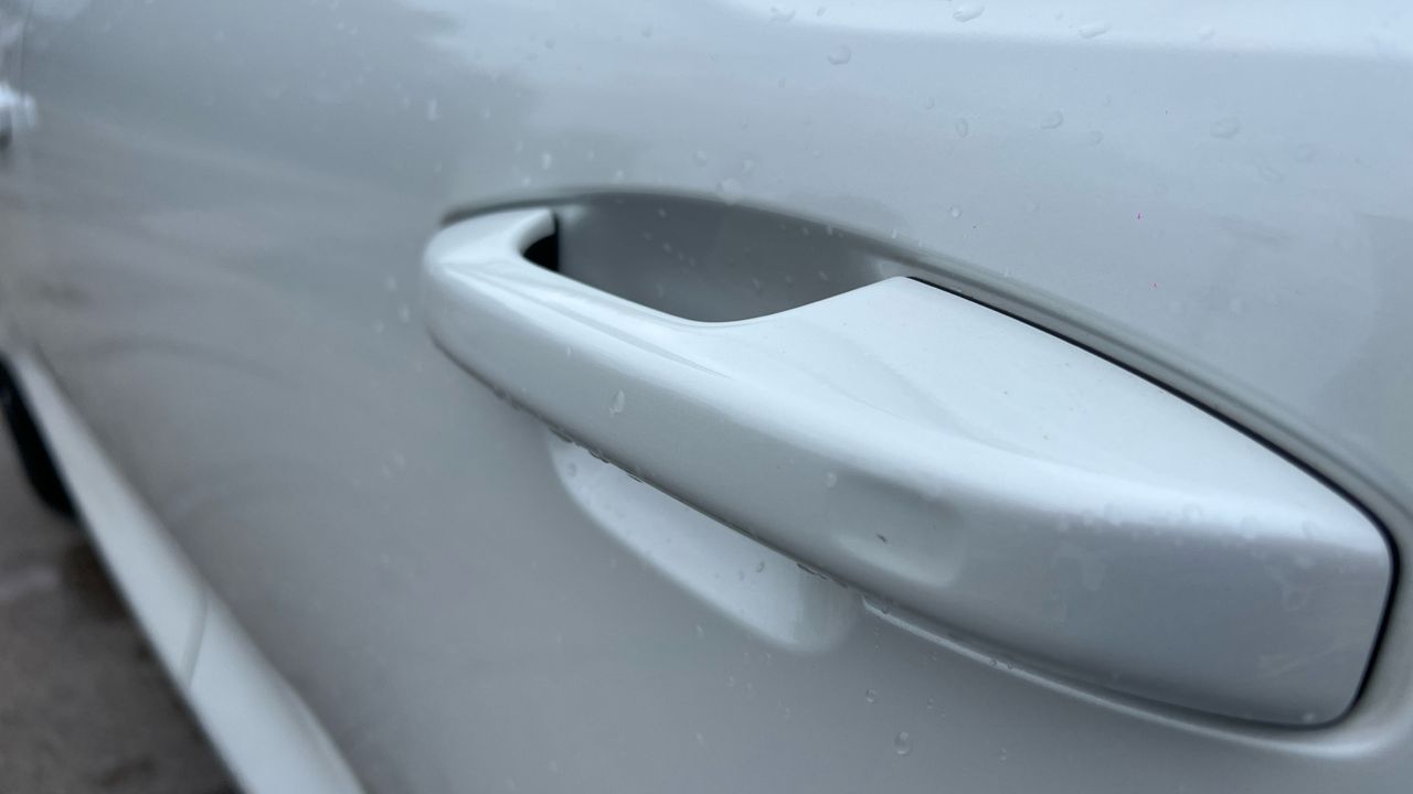 Volvo XC40 XC40 B3 (G) PLUS DARK SEMIHIBRIDO - foto 21