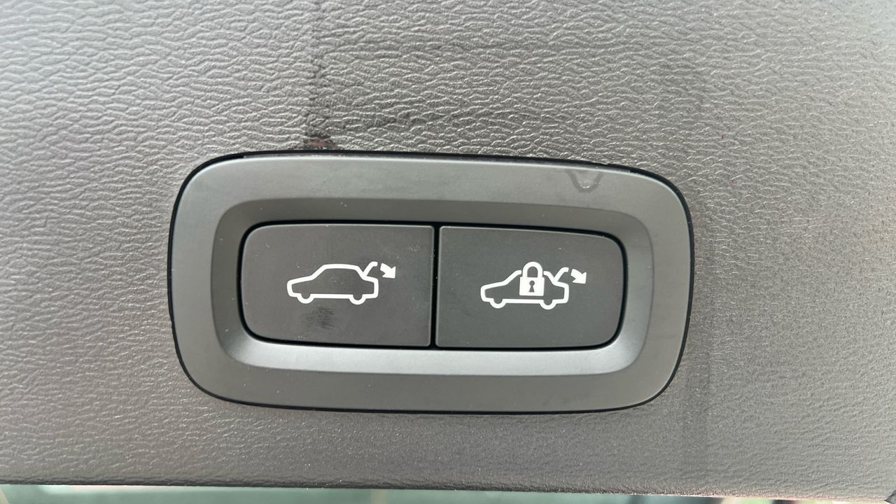 Volvo XC40 XC40 B3 (G) PLUS DARK SEMIHIBRIDO - foto 22