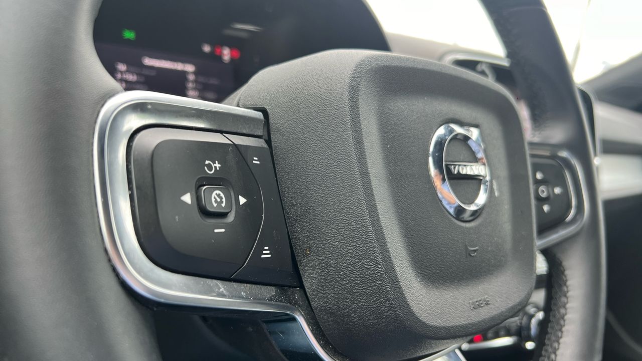 Volvo XC40 XC40 B3 (G) PLUS DARK SEMIHIBRIDO - foto 17
