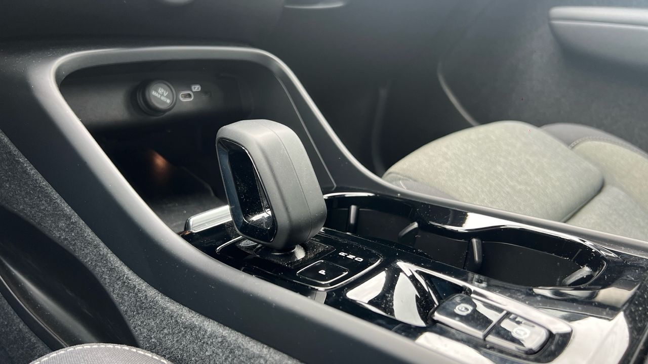 Volvo XC40 XC40 B3 (G) PLUS DARK SEMIHIBRIDO - foto 16