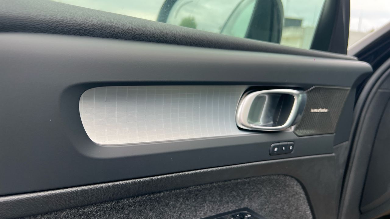 Volvo XC40 todoterreno 2.0 B3 MHEV PLUS DARK DCT 5P - foto 24