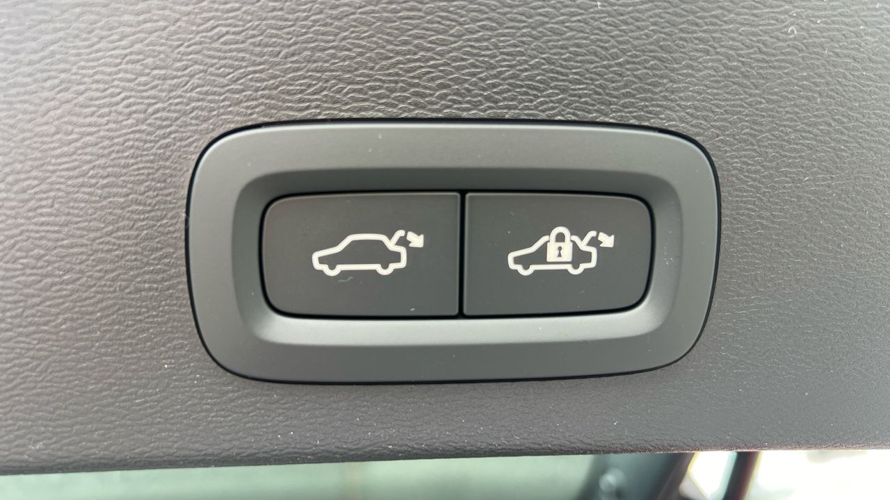 Volvo XC40 todoterreno 2.0 B3 MHEV PLUS DARK DCT 5P - foto 26