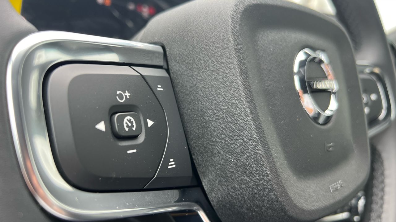 Volvo XC40 todoterreno 2.0 B3 MHEV PLUS DARK DCT 5P - foto 18