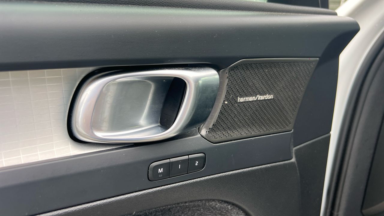 Volvo XC40 todoterreno 2.0 B3 MHEV PLUS DARK DCT 5P - foto 24