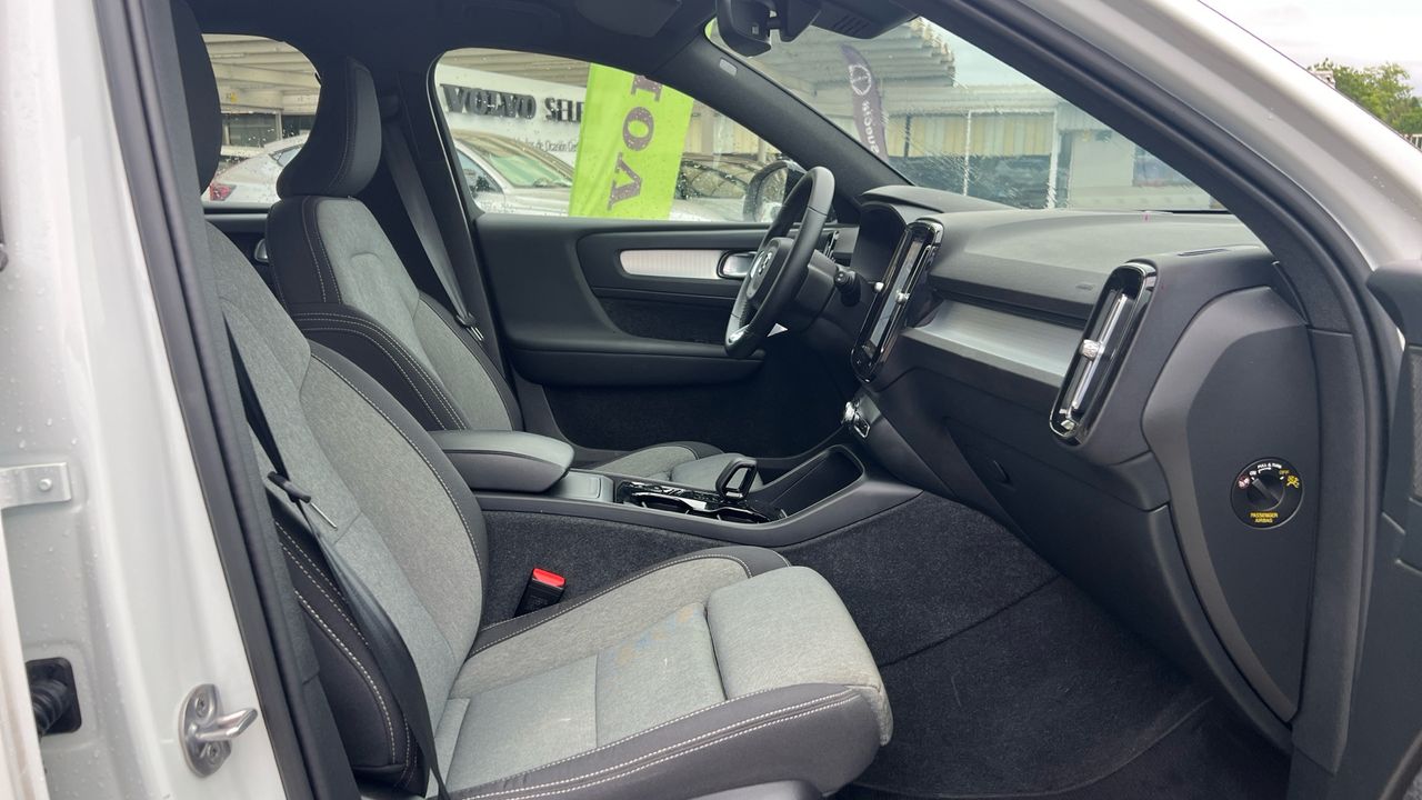 Volvo XC40 todoterreno 2.0 B3 MHEV PLUS DARK DCT 5P - foto 9