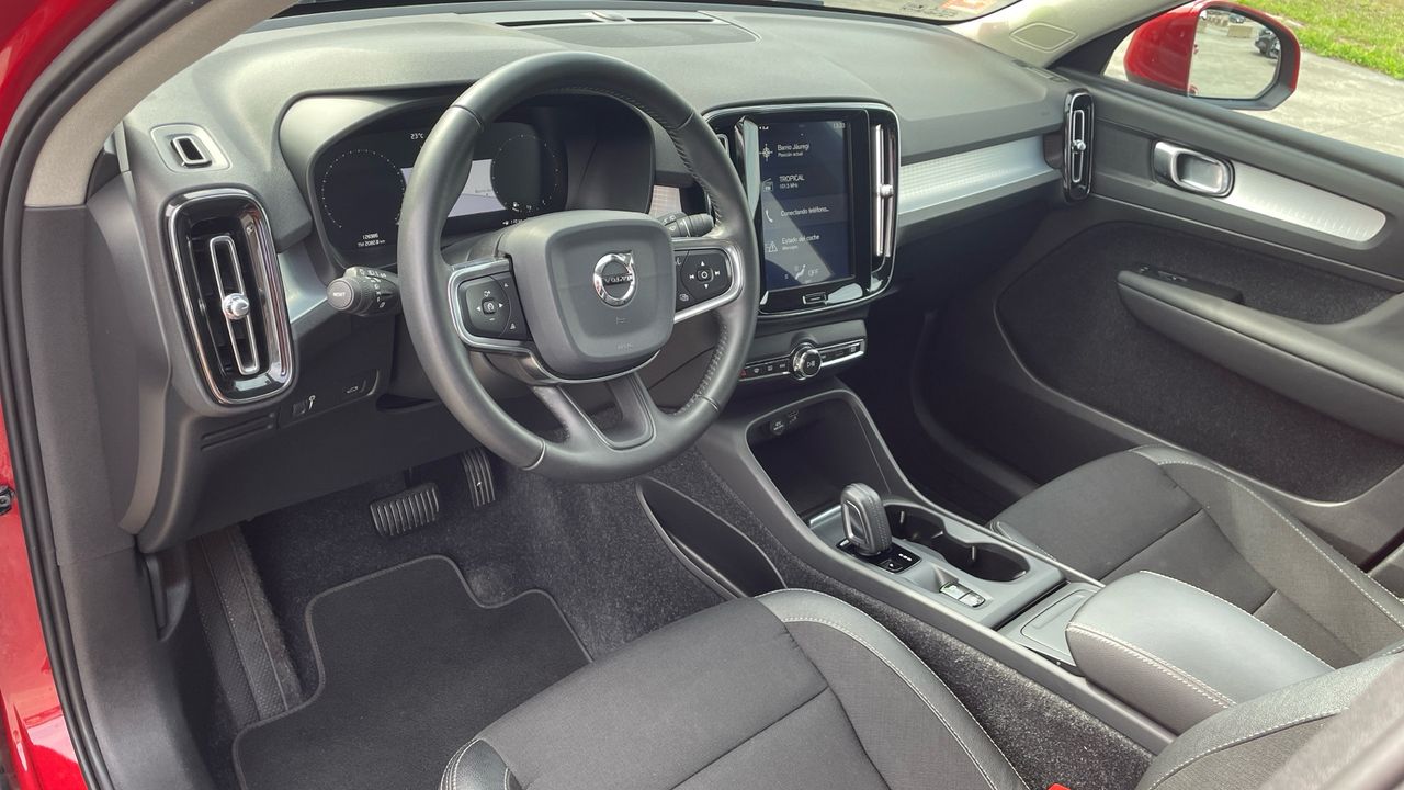 Volvo XC40 Business Plus 4x4 en Hernani - Ocasión Premium - foto 5
