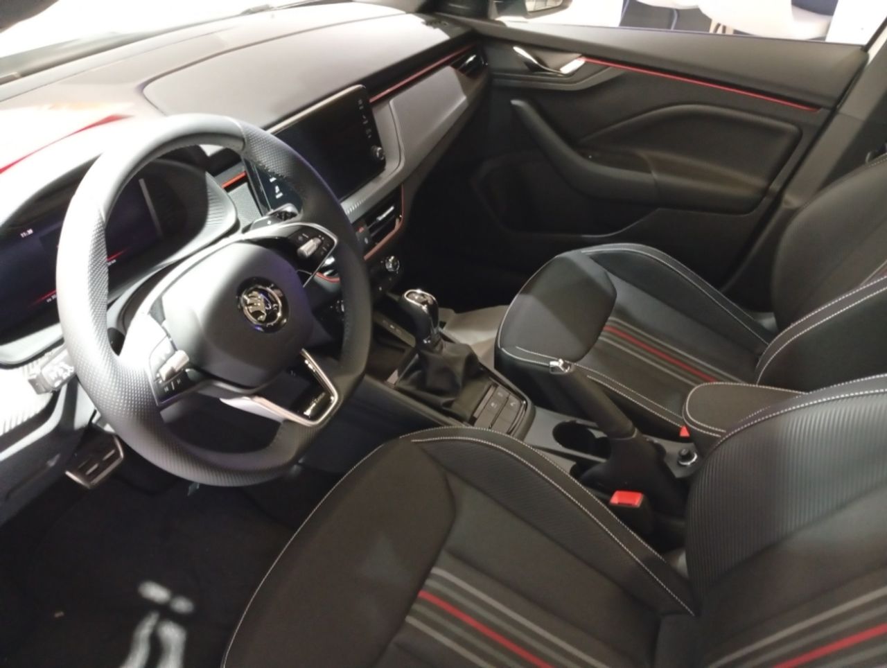 skoda kamiq 2024 / foto grande (2)