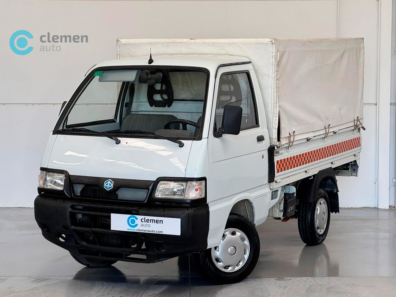 Cubiertas usadas para exportacion  de segunda mano - piaggio porter 2009 /