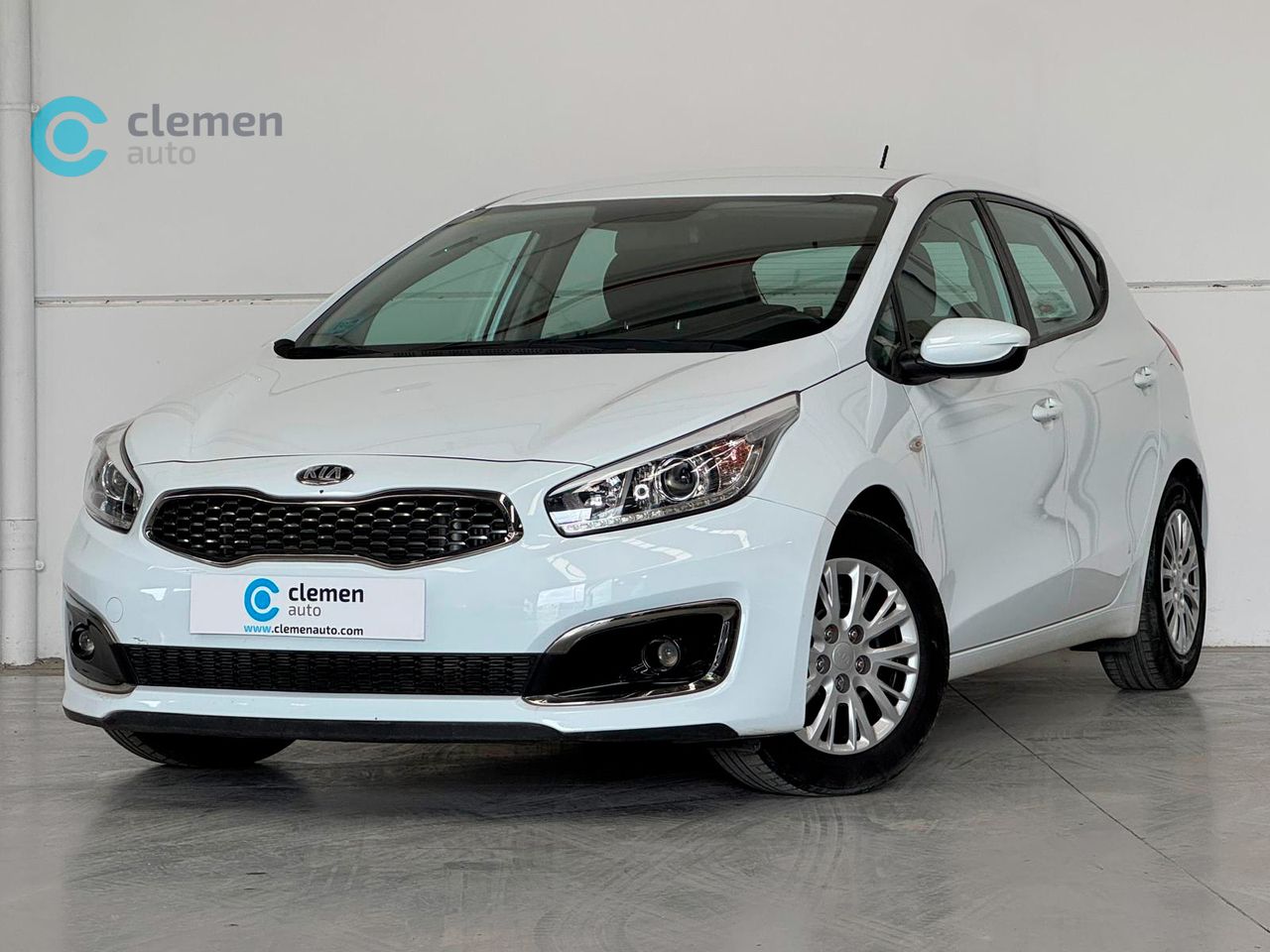 Neumaticos exportacion asia  de segunda mano - kia ceed 2018 /