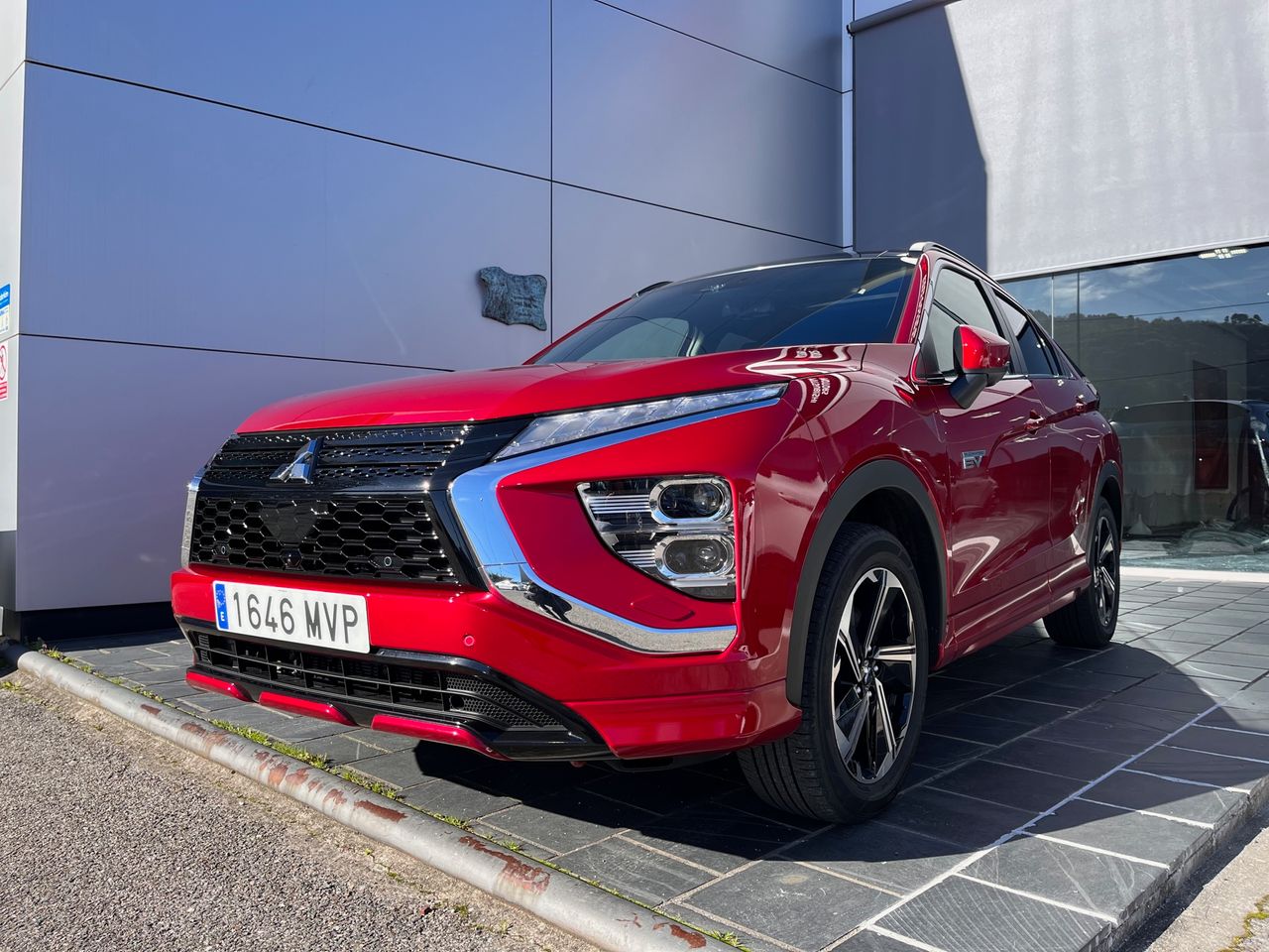 Coche hibrido con mbux  de segunda mano - mitsubishi eclipse cross 2024 /