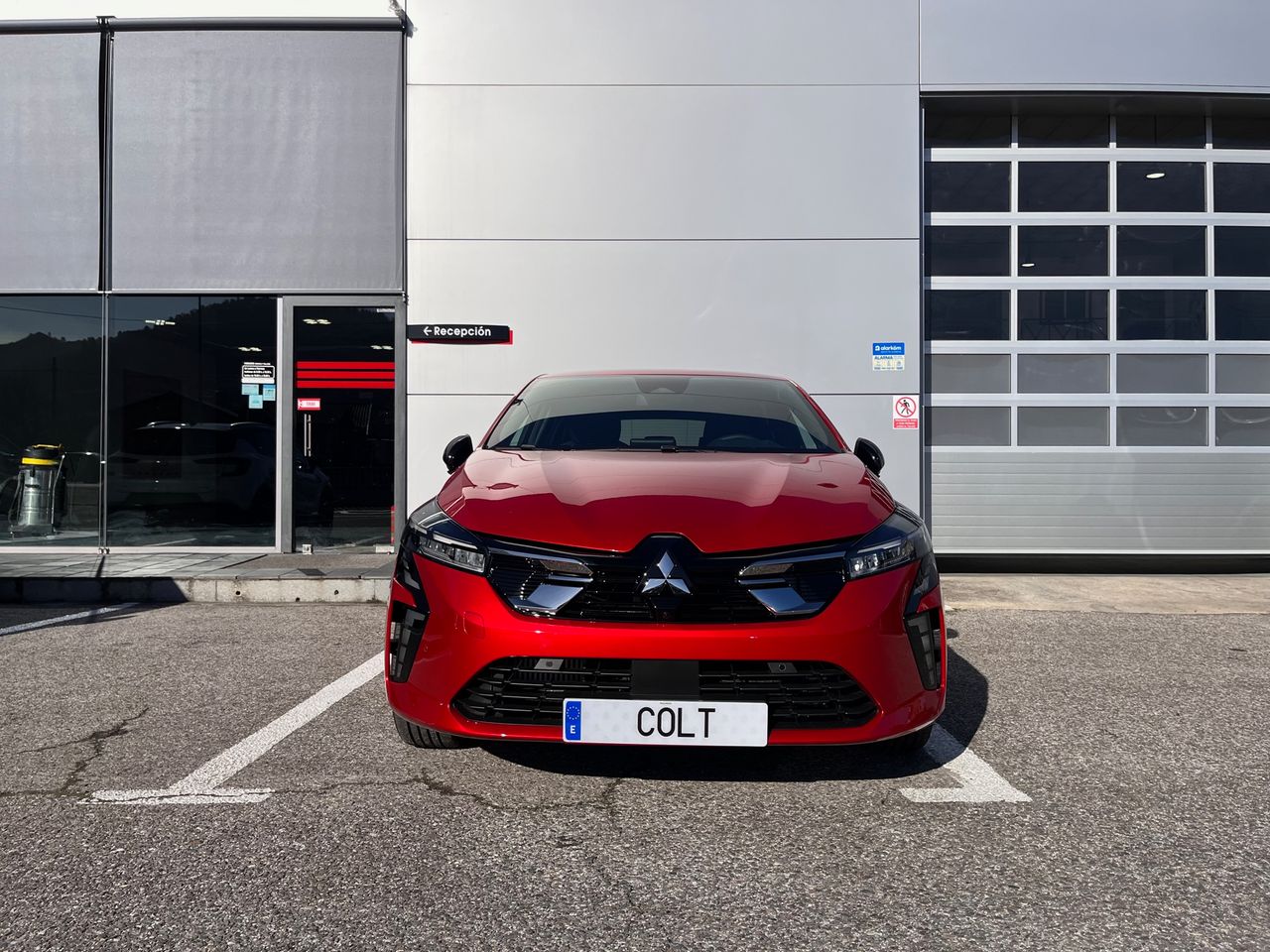 mitsubishi colt 2025 / foto grande (2)