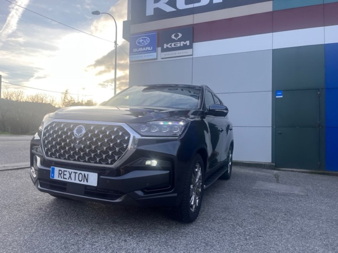 Kgm korando 2025  de segunda mano - kgm rexton 2025 /