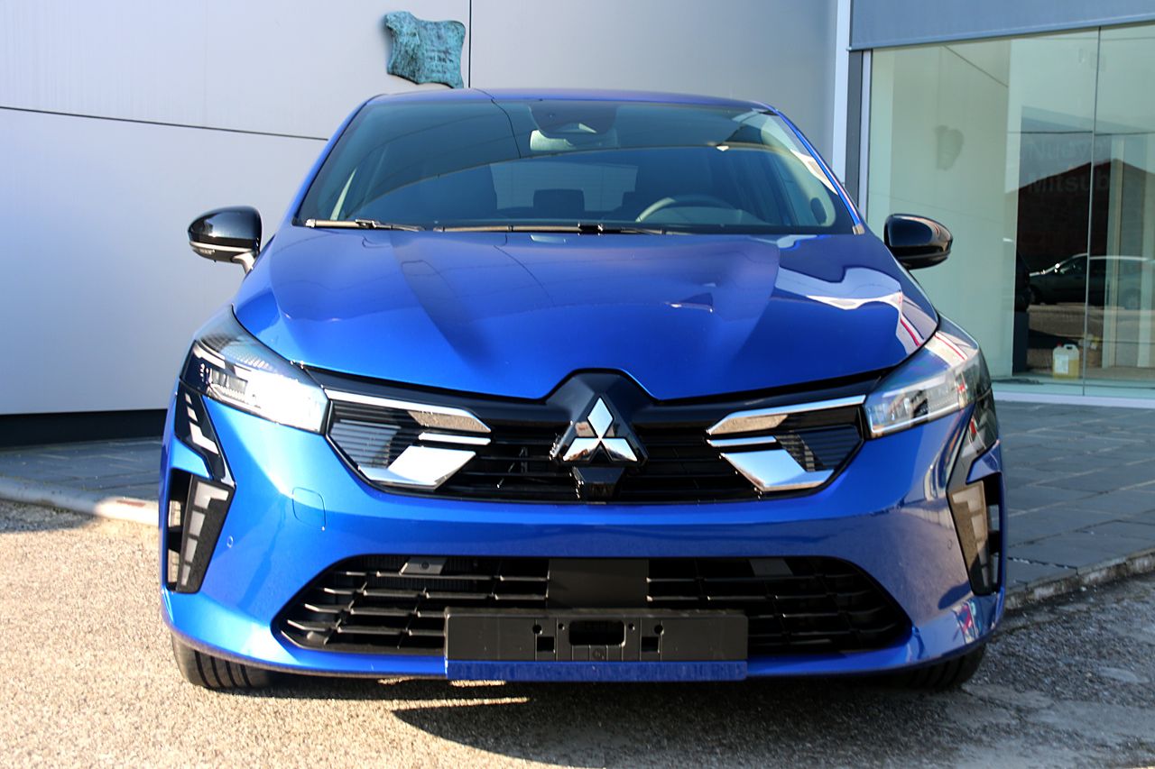 mitsubishi colt 2025 / foto grande (2)