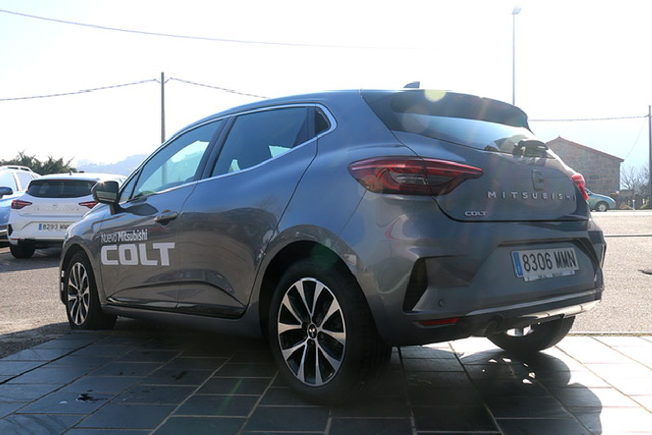 mitsubishi colt 2024 / foto grande (3)