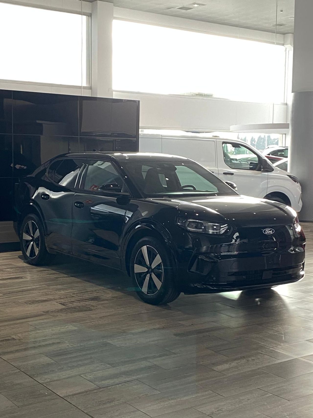 ford capri 2025 / foto grande (2)