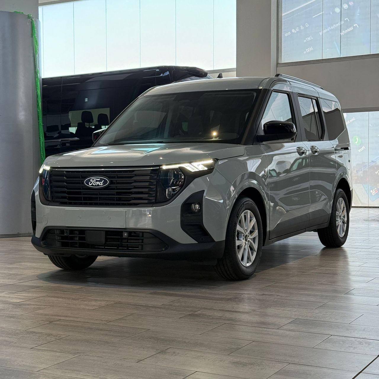 ford tourneo courier 2025 /