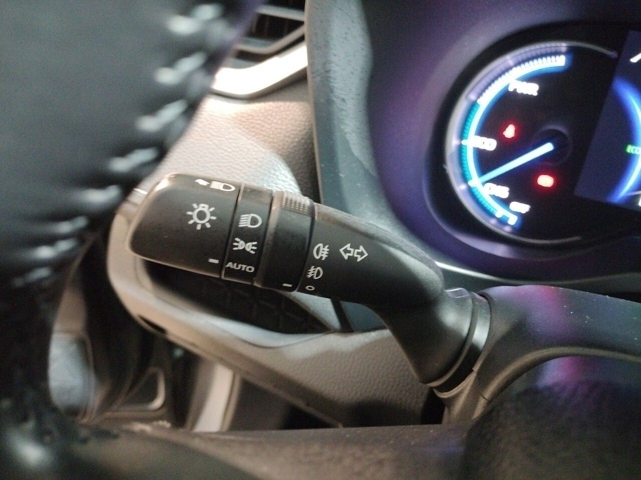 Toyota Rav4 2.5l 220H Style - foto 14