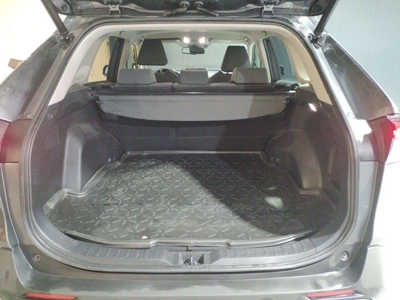 Toyota Rav4 2.5l 220H Style - foto 30