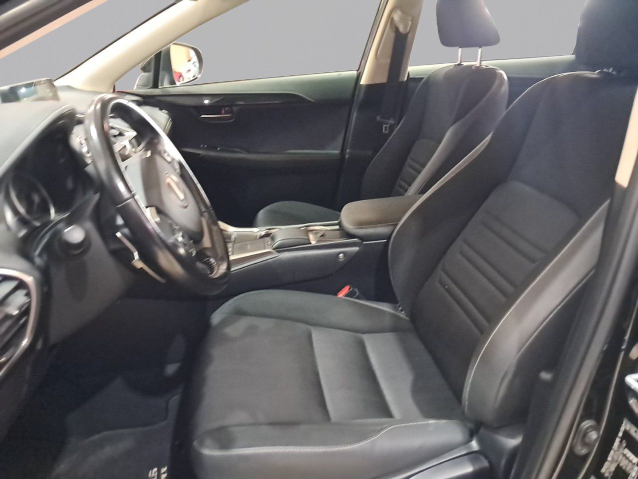 Lexus NX 2.5 300h Business 2WD - foto 6