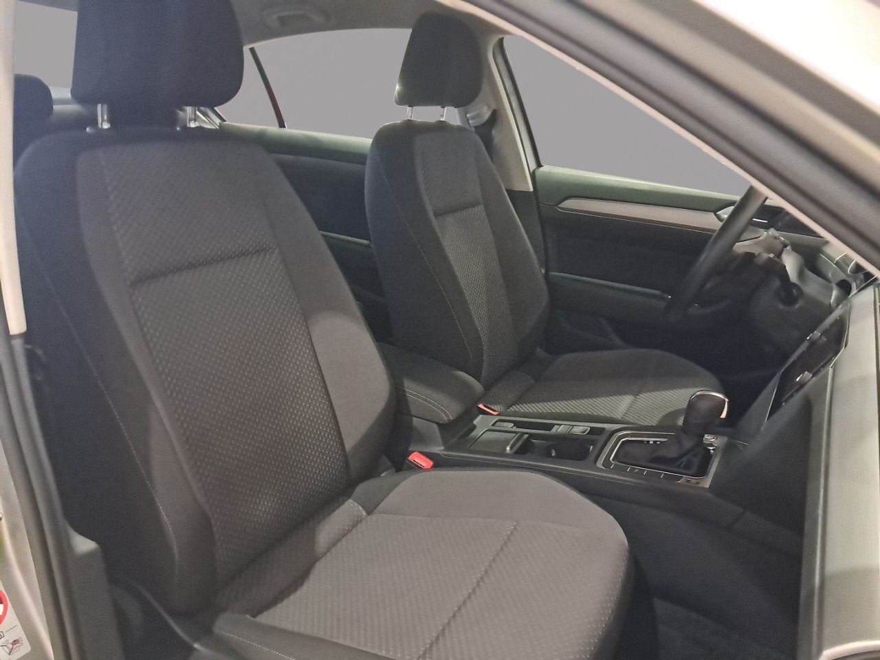 Volkswagen Passat Business 1.6 TDI 88kW (120CV) DSG - foto 9