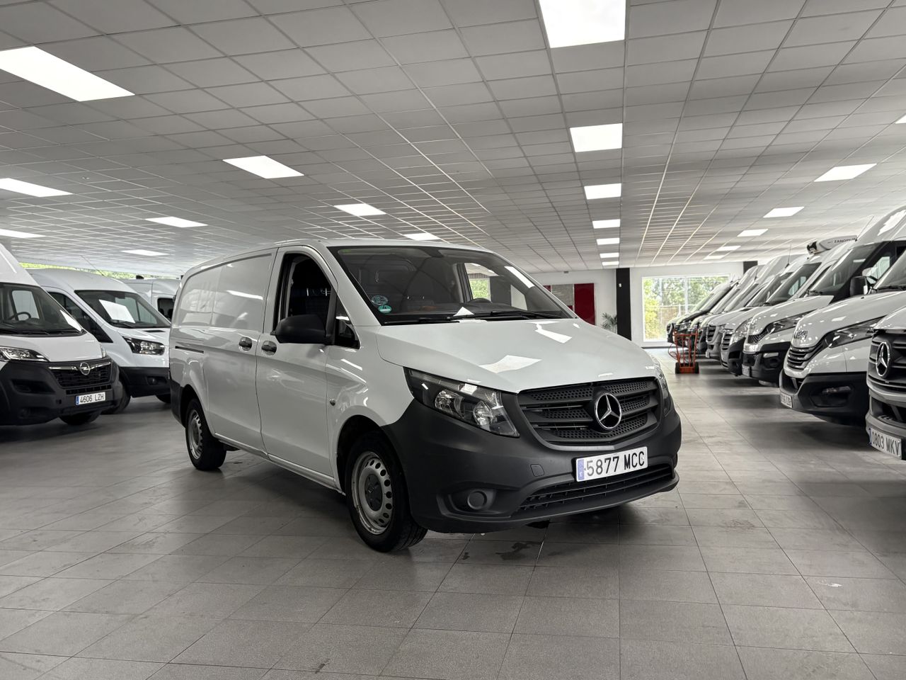 Mercedes Vito 111CDI LARGA - foto 8