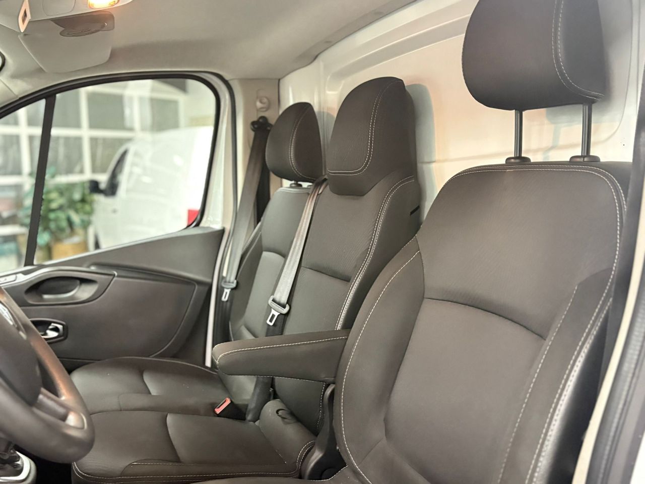 Renault Trafic 2.0 dCi 27 L1H1 Grand Confort - foto 12